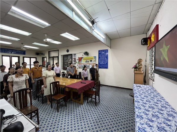 Hoạt động chào cờ đầu tuần.